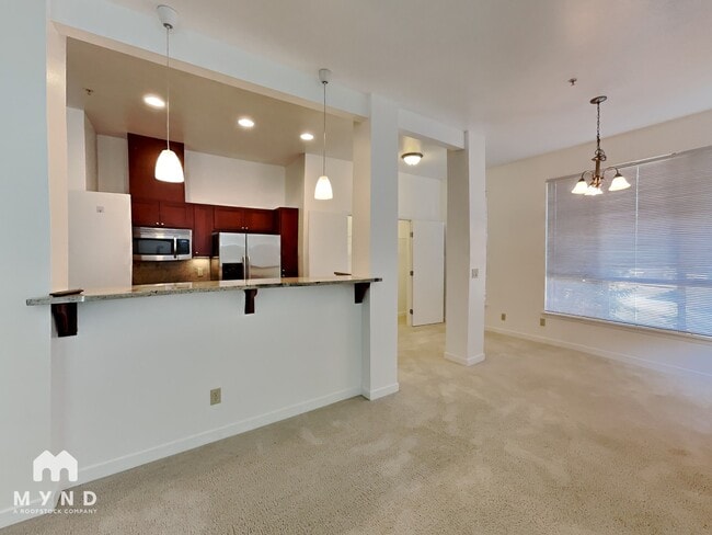 2222 152nd Ave NE, Unit 215 in Redmond, WA - Building Photo - Building Photo