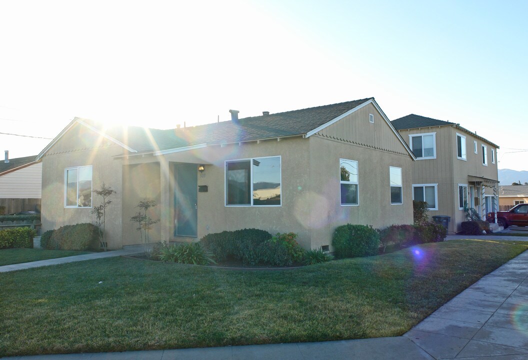 500-502 San Benito St in Salinas, CA - Foto de edificio