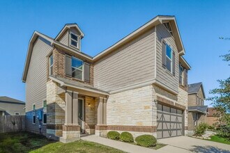 3952 Gentle Mdw in New Braunfels, TX - Foto de edificio - Building Photo