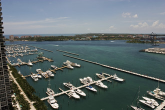 Bayshore Grove in Miami, FL - Foto de edificio - Building Photo