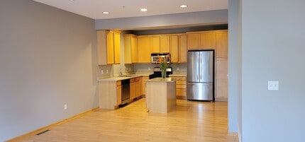 15558 Eagle Ridge Rd in Apple Valley, MN - Building Photo - Building Photo