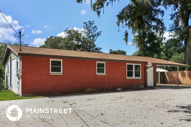 8912 Hervel Cir in Tampa, FL - Building Photo - Building Photo