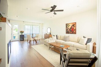 125 Surfside St in San Marcos, TX - Building Photo - Building Photo