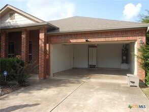 2242 Lakeline Dr in New Braunfels, TX - Building Photo - Building Photo