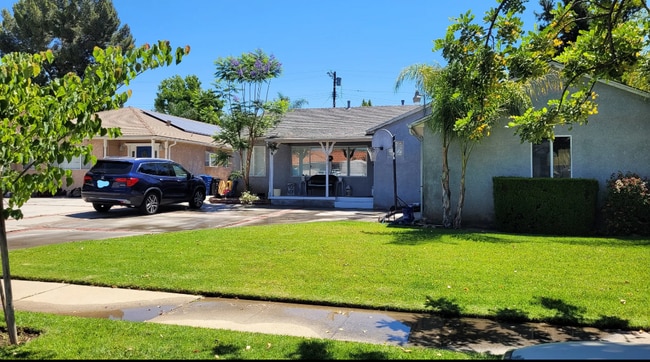 9948 Bevis Ave, Unit 1 in Mission Hills, CA - Building Photo - Building Photo