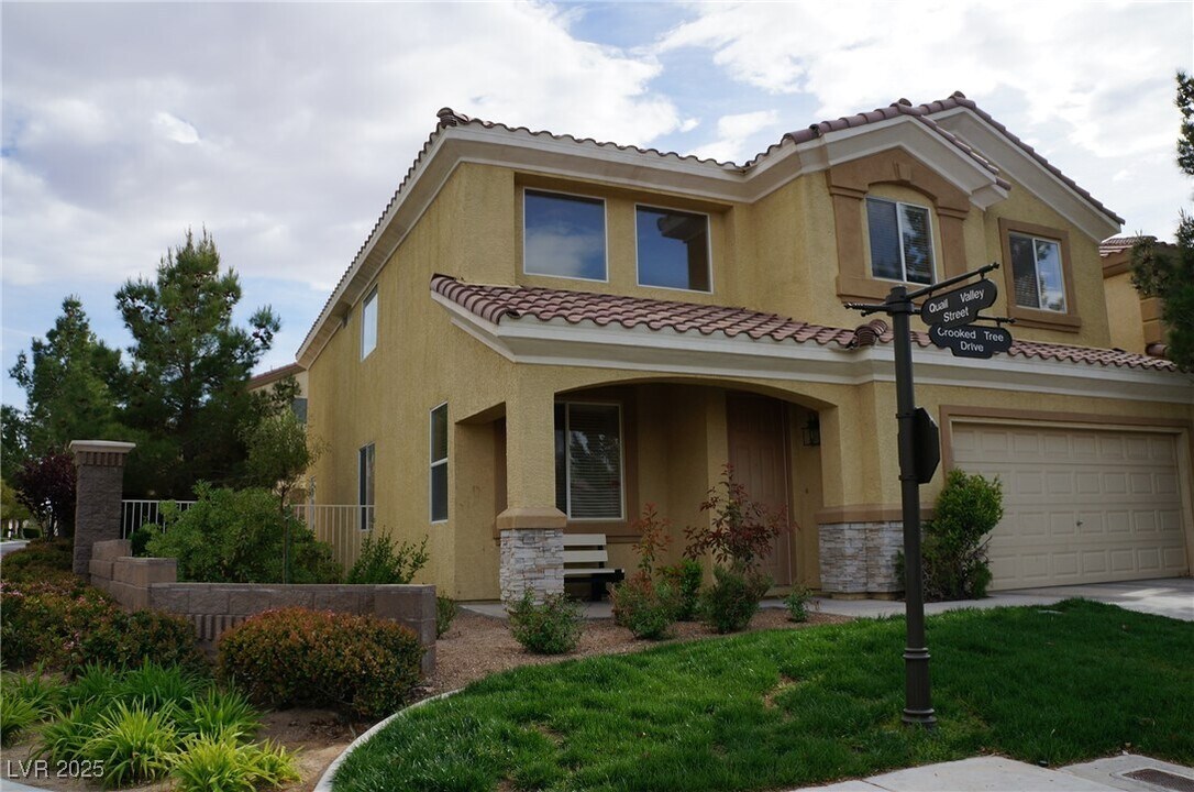 235 Crooked Tree Dr in Las Vegas, NV - Building Photo