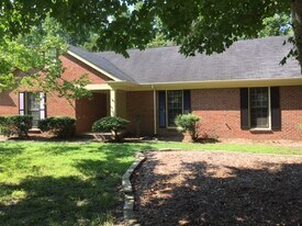 1826 Watlington Dr in Charlotte, NC - Building Photo