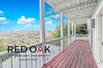 476 1/2 Crane Blvd in Los Angeles, CA - Building Photo - Building Photo