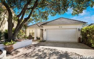 714 S Birdsong Way in San Antonio, TX - Building Photo