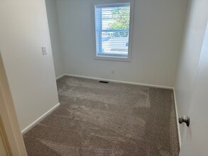 228 Maple St, Unit B in Plain City, OH - Building Photo - Building Photo