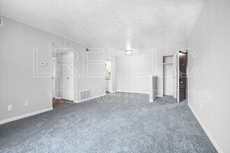 4500 Landside Dr in Louisville, KY - Building Photo - Building Photo