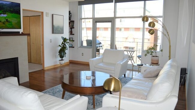 309 W Washington Ave, Unit 1001 in Madison, WI - Foto de edificio - Building Photo