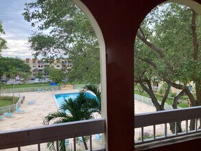 7850 Camino Real, Unit 304 in Miami, FL - Foto de edificio - Building Photo