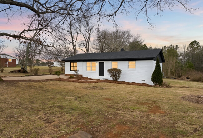 2749 Philadelphia Rd in Lawndale, NC - Building Photo - Building Photo