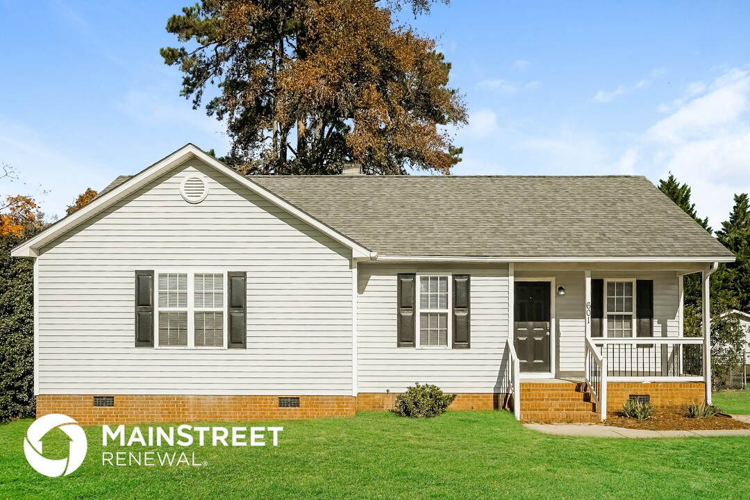 601 Garrison Ave in Clayton, NC - Building Photo