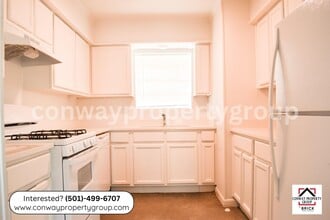 1906 Dave Ward Dr in Conway, AR - Building Photo - Building Photo