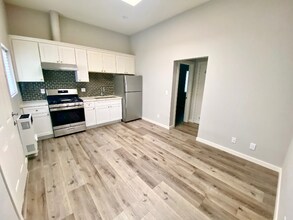 1517 W 12th Pl in Los Angeles, CA - Building Photo - Building Photo