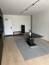 241 10th St-Unit -#402 in San Francisco, CA - Building Photo - Building Photo