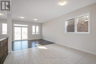 10 Explorer Wy in Thorold, ON - Building Photo - Building Photo