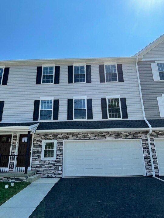 247 McCaskey Avenue in Lancaster, PA - Building Photo