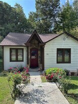 5511 Wing St in Atlanta, GA - Building Photo