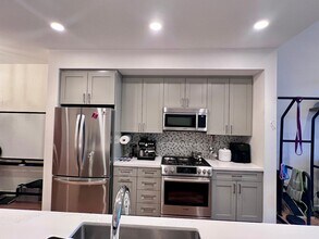 400 El Camino Real in Belmont, CA - Building Photo - Building Photo