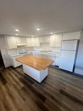 15207 E Mission Ave in Spokane Valley, WA - Foto de edificio - Building Photo