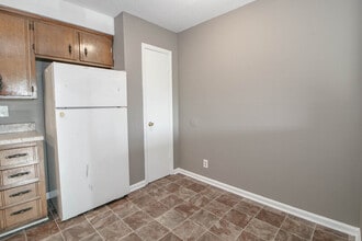 807 Golf View Pl in Clarksville, TN - Building Photo - Building Photo