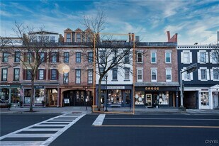 38 E Genesee St in Skaneateles, NY - Building Photo