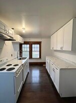 61 Kimberly Ave in Springfield, MA - Building Photo