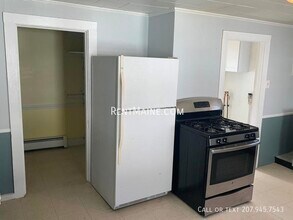 322 Grove St in Bangor, ME - Foto de edificio - Building Photo
