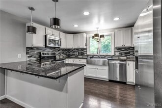 1040 Klein Rd in Buffalo, NY - Building Photo - Building Photo