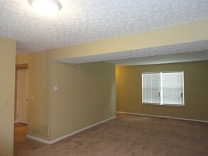 1565 Tall Meadows Dr in Columbus, OH - Foto de edificio - Building Photo