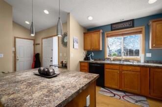 5047 Florence Dr NW in Rochester, MN - Building Photo - Building Photo