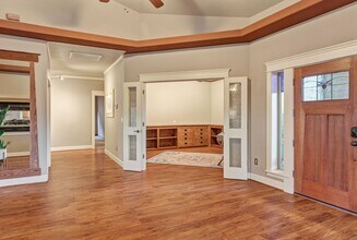 1858 NW Sunview Pl in Grants Pass, OR - Building Photo - Building Photo