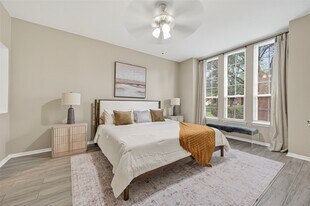 6635 Queensclub Dr in Houston, TX - Building Photo