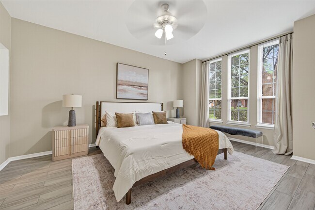 6635 Queensclub Dr in Houston, TX - Building Photo - Building Photo