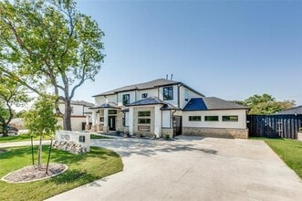 10923 Marsh Ln in Dallas, TX - Building Photo - Building Photo