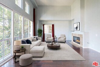 5655 Como Cir in Los Angeles, CA - Building Photo - Building Photo