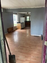 605 East Ave in Shinnston, WV - Building Photo - Building Photo