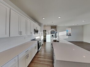 10148 Mountain Crest St in Las Vegas, NV - Building Photo - Building Photo