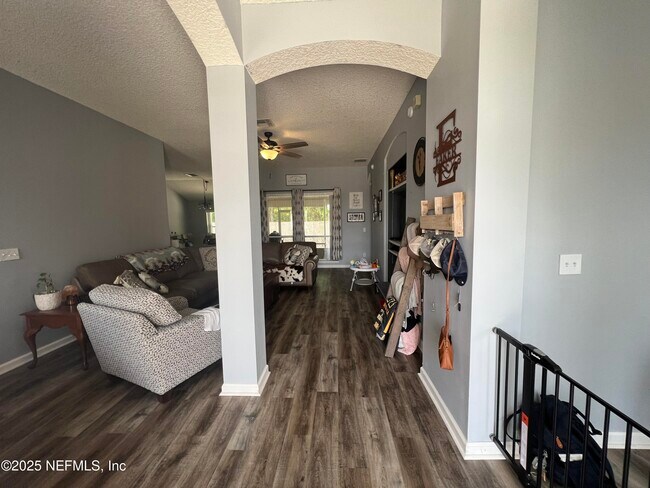 6361 Duclay Rd in Jacksonville, FL - Building Photo - Building Photo