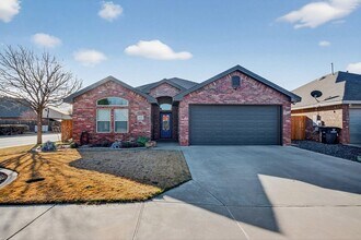 1122 Porterfield Rd in Midland, TX - Foto de edificio - Building Photo