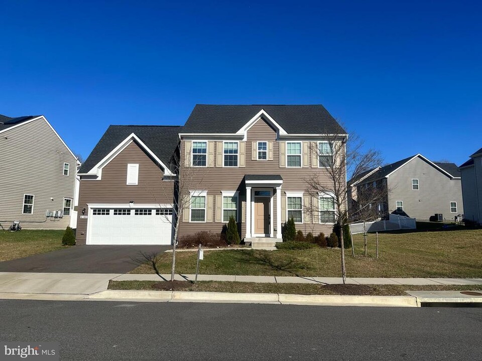 8344 Legacy Cir E in Chesapeake Beach, MD - Foto de edificio