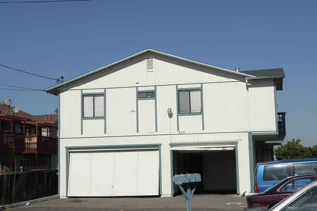 637 Shepherd Ave in Hayward, CA - Foto de edificio - Building Photo