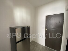 35 W Maple St in York, PA - Building Photo - Building Photo