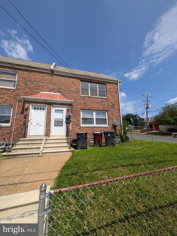 property at 2511 Carter St