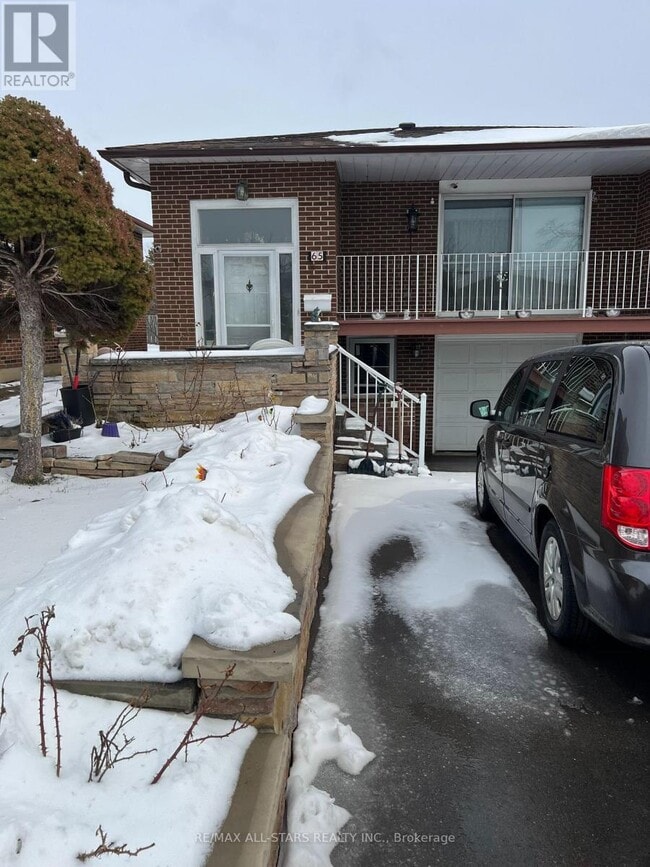 property at 65 Hildenboro Square