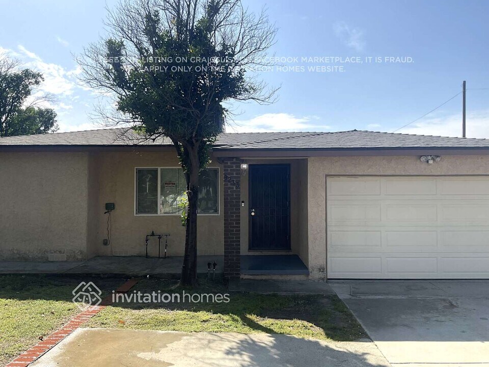 9233 Kewen Ave, Unit W308 in Los Angeles, CA - Building Photo