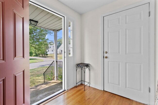 214 Country Rd in Fairfield, CT - Building Photo - Building Photo